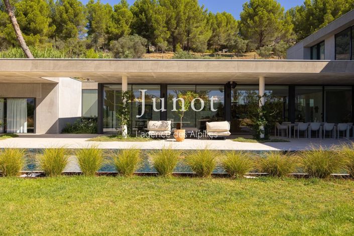 Image No.5-4 Bed House for sale