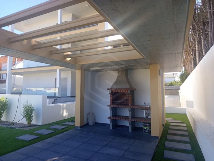 Image No.17-3 Bed Apartment for sale