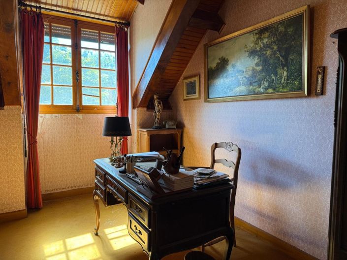 Image No.10-5 Bed House for sale