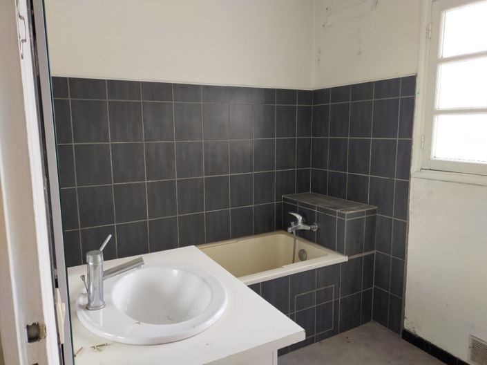 Image No.11-3 Bed House for sale
