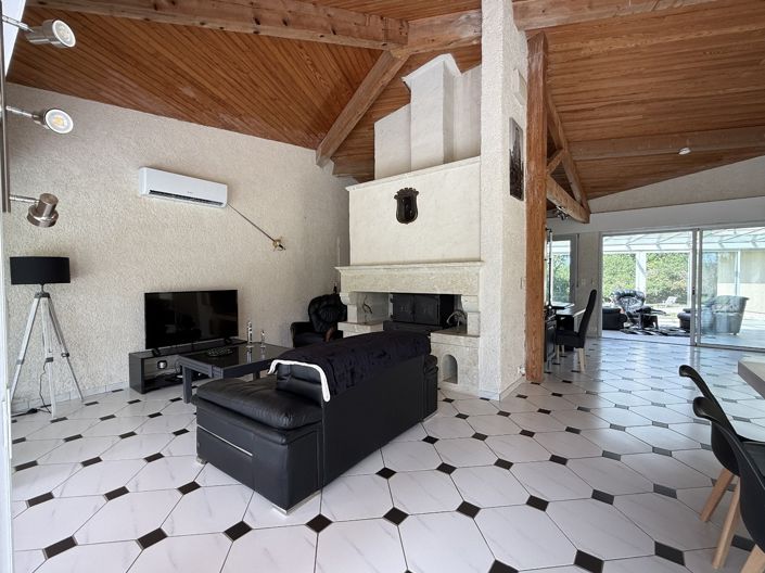 Image No.6-4 Bed House for sale
