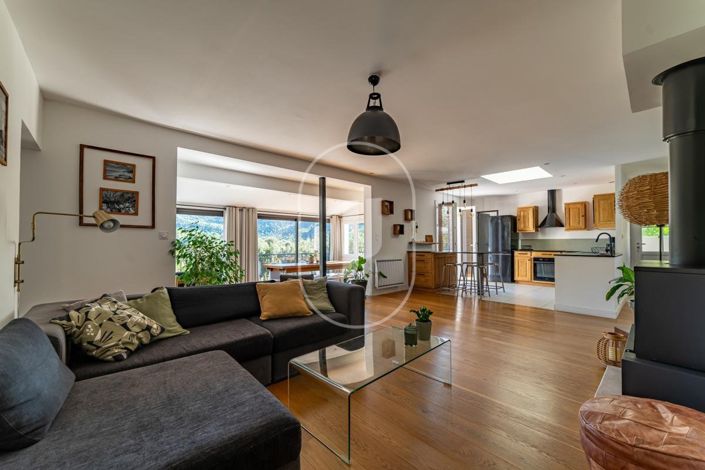 Image No.5-4 Bed House for sale