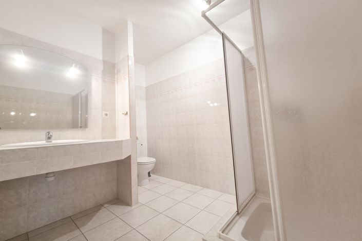 Image No.10-3 Bed House for sale