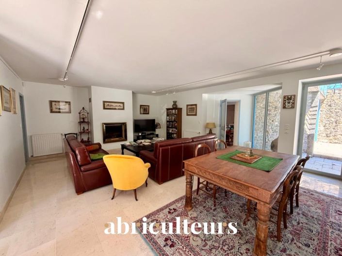 Image No.5-5 Bed House for sale