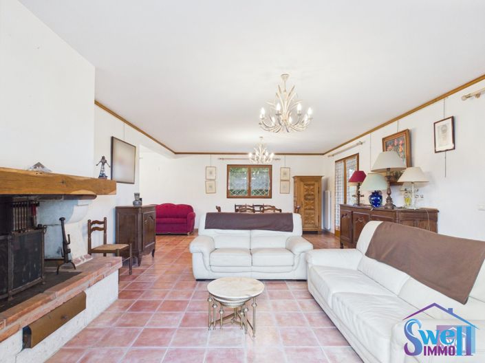 Image No.11-3 Bed House for sale