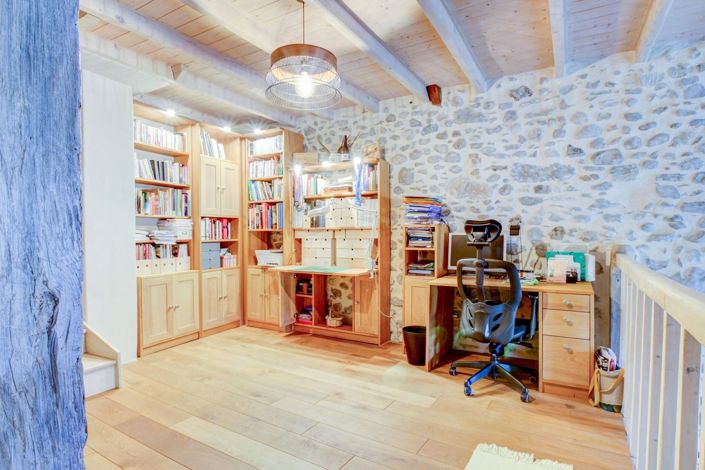 Image No.8-4 Bed Property for sale