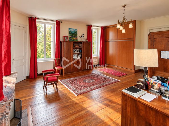 Image No.14-11 Bed Property for sale