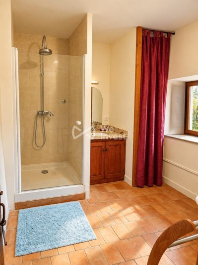 Image No.22-11 Bed Property for sale