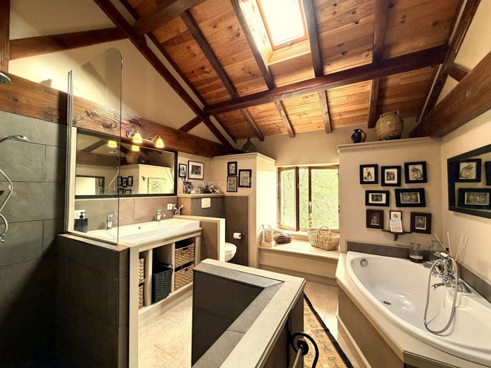 Image No.12-3 Bed House for sale