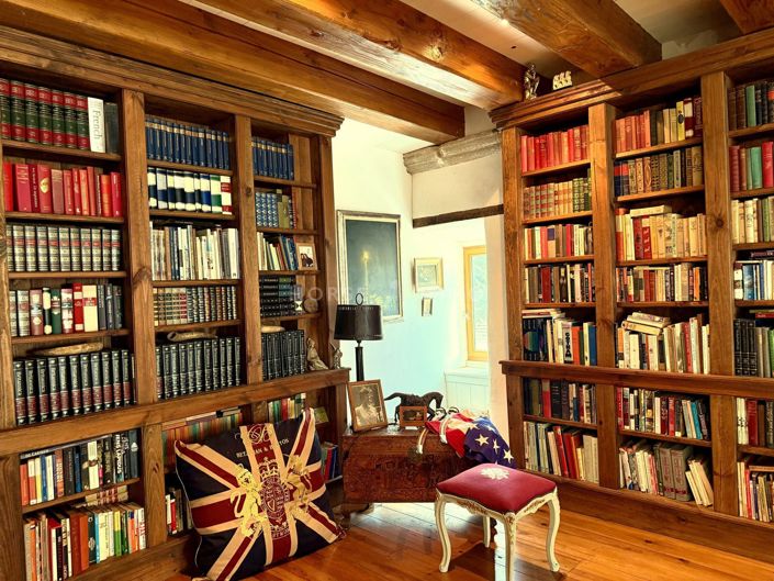 Image No.8-3 Bed House for sale