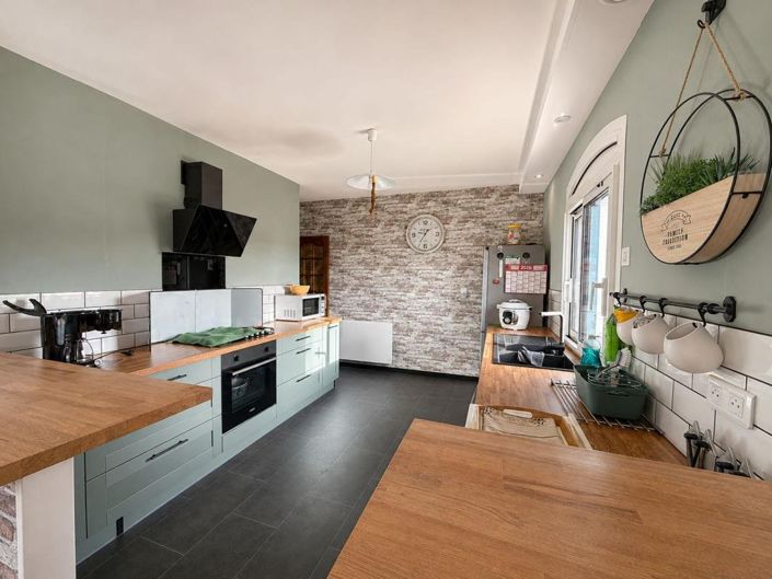 Image No.7-4 Bed House for sale
