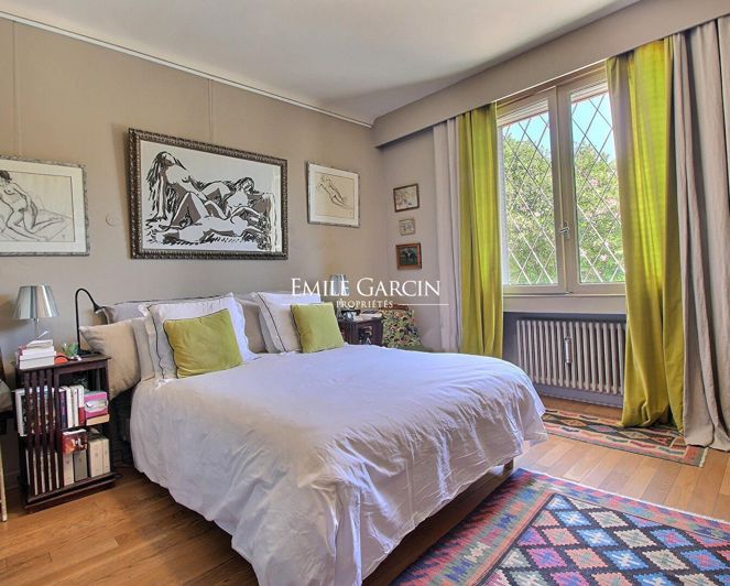Image No.8-5 Bed House for sale