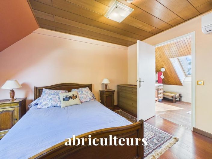 Image No.16-4 Bed House for sale