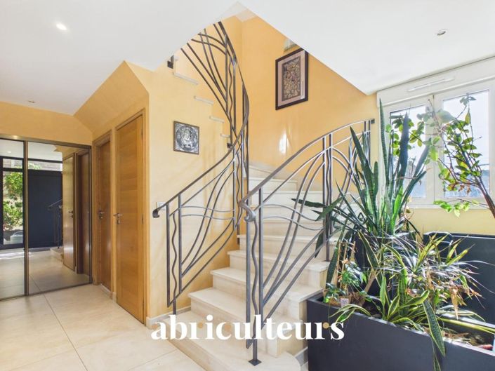 Image No.18-4 Bed House for sale