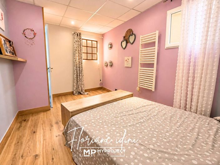 Image No.12-2 Bed House for sale