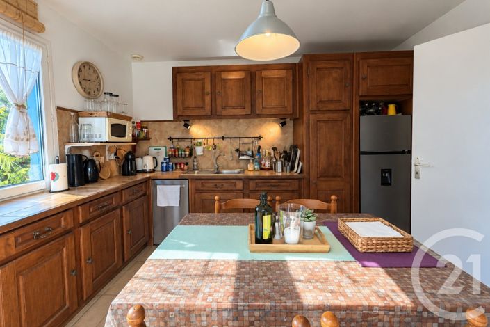 Image No.6-2 Bed House for sale