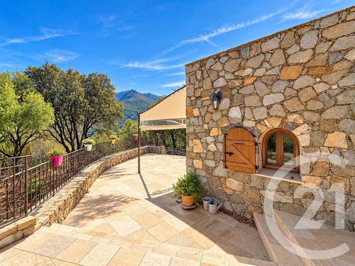 Image No.10-3 Bed House for sale