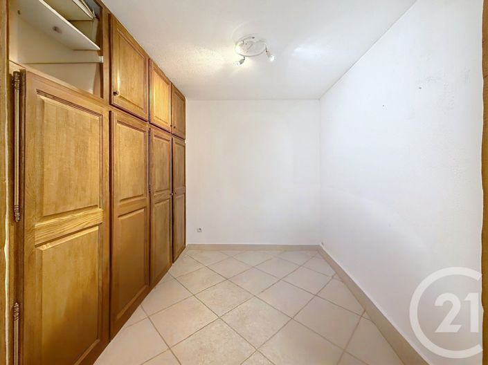 Image No.15-3 Bed House for sale