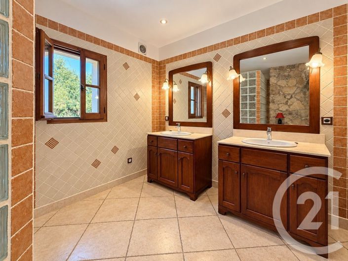 Image No.16-3 Bed House for sale