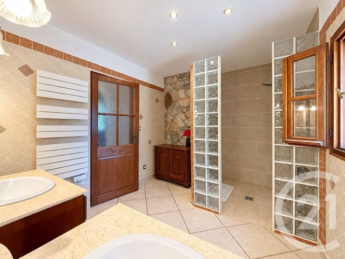 Image No.17-3 Bed House for sale