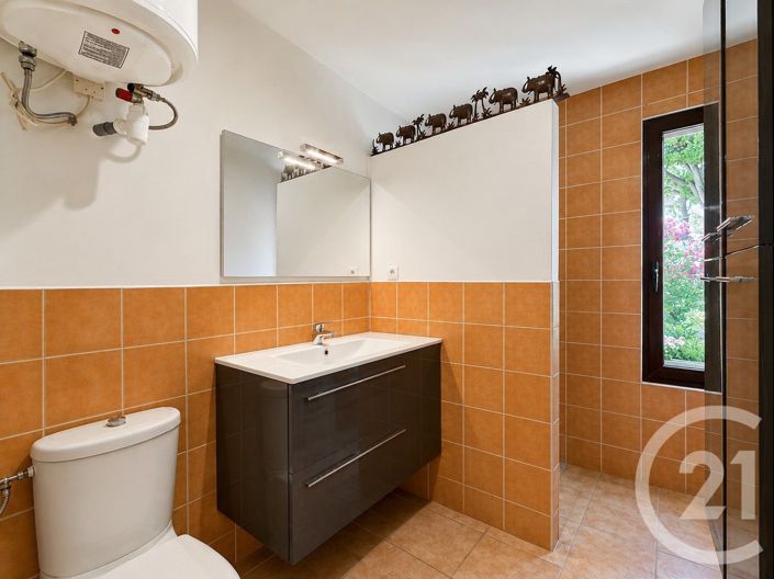 Image No.10-1 Bed Apartment for sale