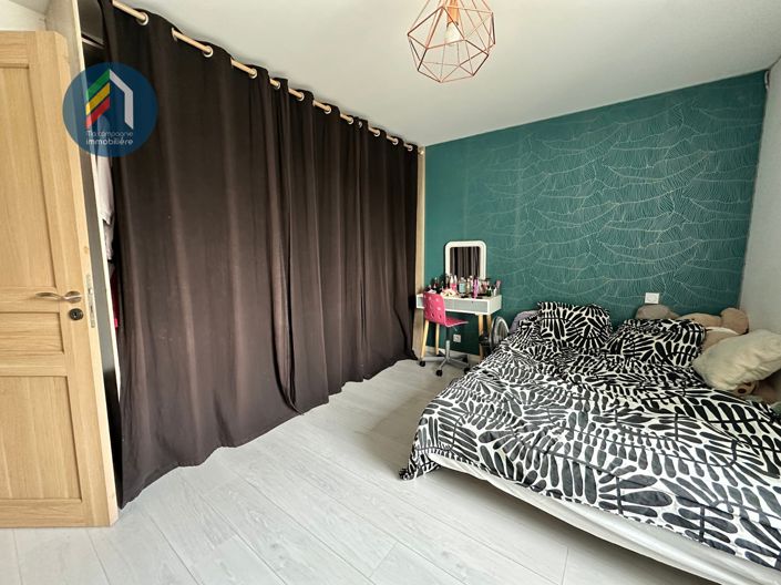 Image No.12-5 Bed House for sale