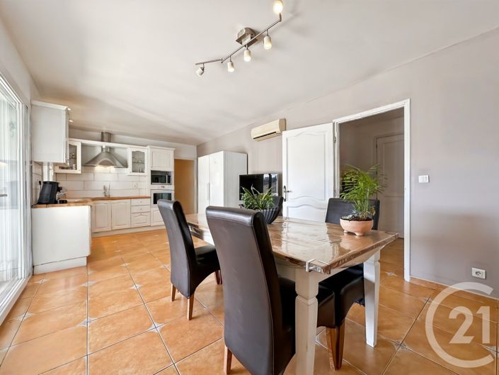 Image No.12-5 Bed House for sale