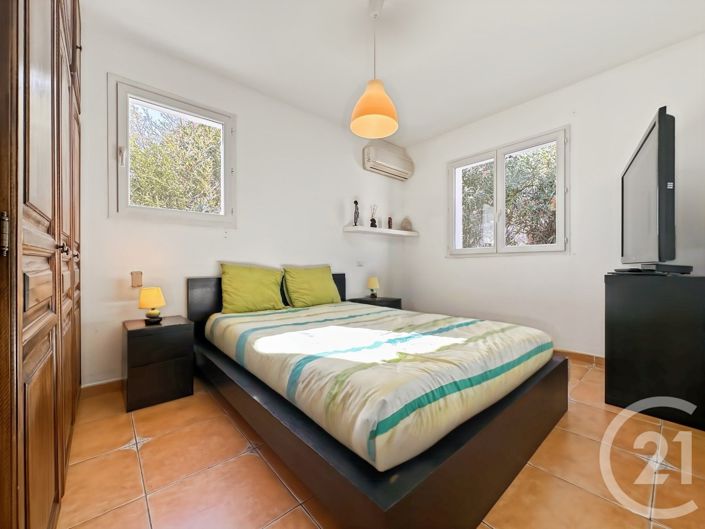 Image No.18-5 Bed House for sale