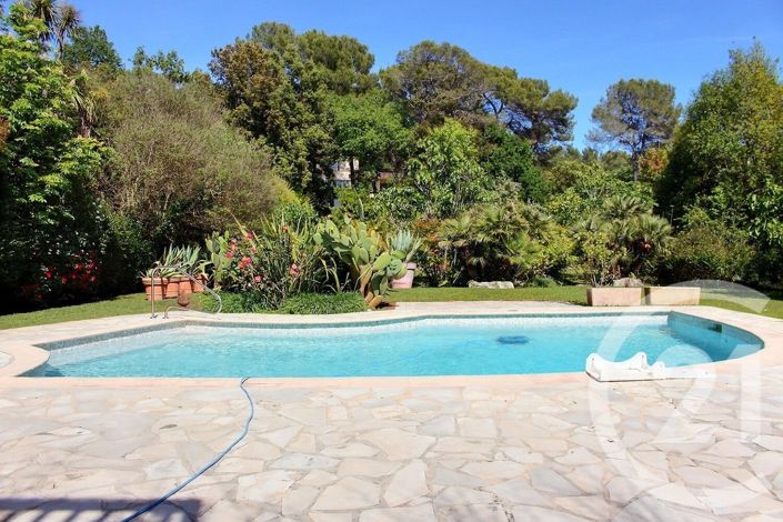 Image No.21-6 Bed House for sale