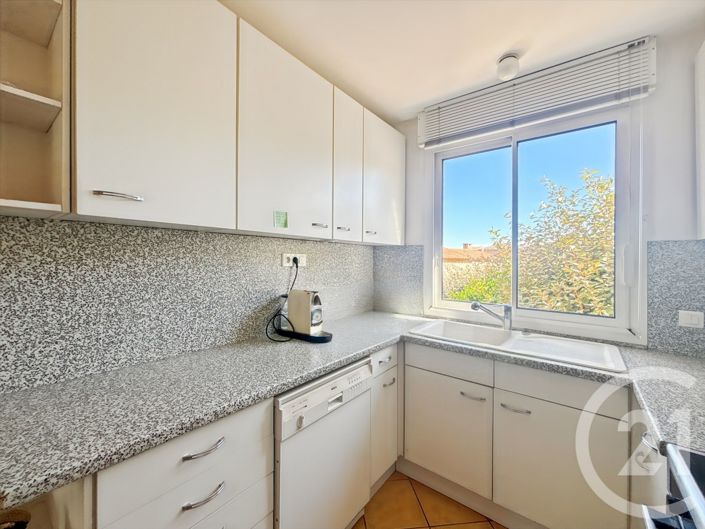 Image No.16-5 Bed House for sale