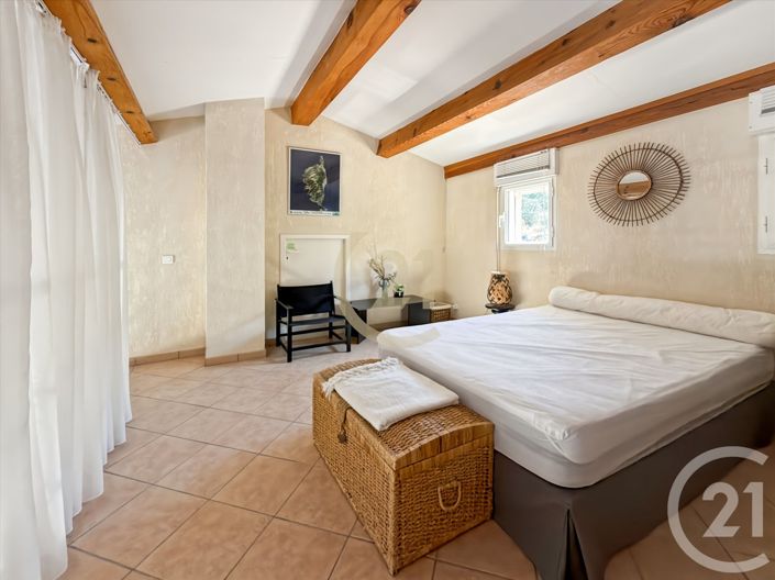Image No.18-5 Bed House for sale