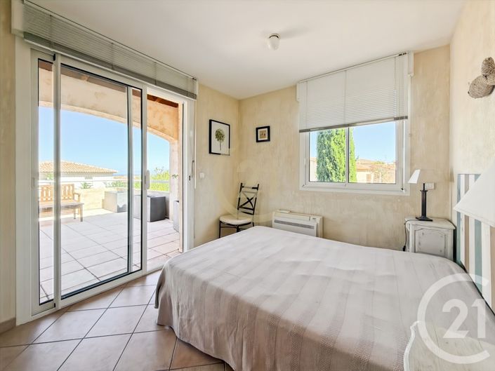Image No.19-5 Bed House for sale