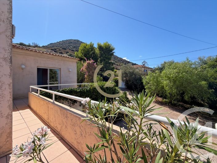 Image No.25-5 Bed House for sale