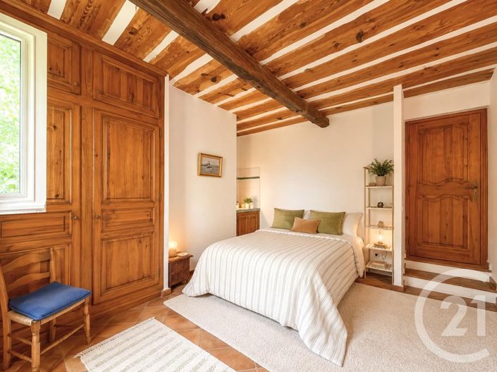 Image No.10-3 Bed House for sale