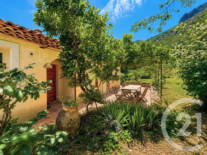 Image No.9-3 Bed House for sale