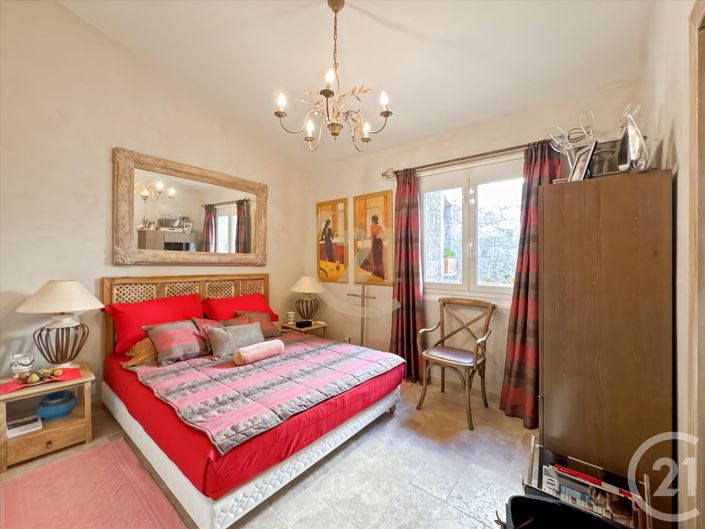 Image No.18-5 Bed House for sale