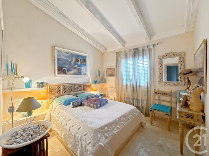 Image No.20-5 Bed House for sale