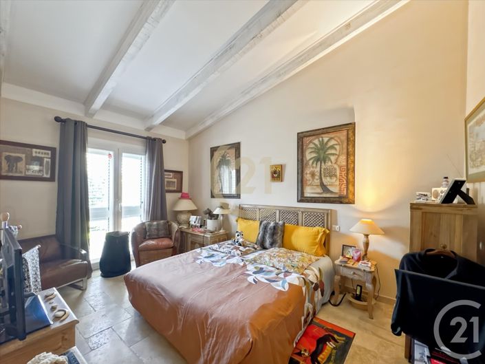 Image No.21-5 Bed House for sale