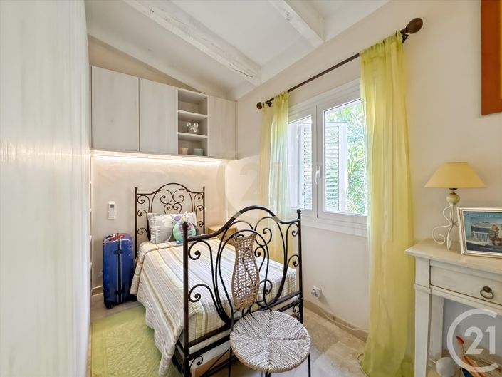 Image No.23-5 Bed House for sale