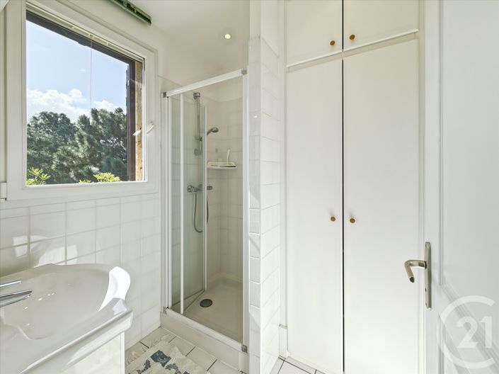 Image No.10-1 Bed Apartment for sale
