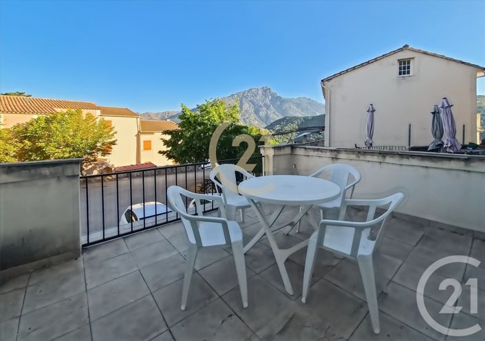 Image No.2-4 Bed House for sale
