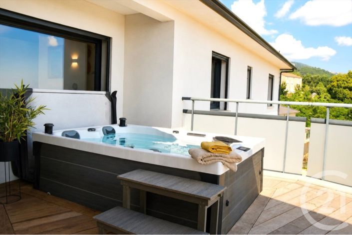 Image No.3-4 Bed House for sale