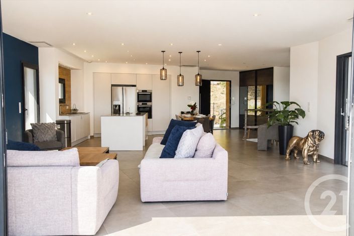 Image No.8-4 Bed House for sale