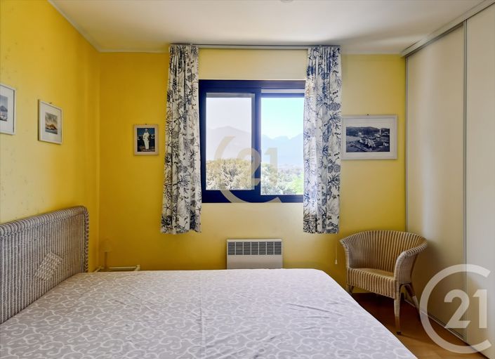 Image No.10-3 Bed House for sale