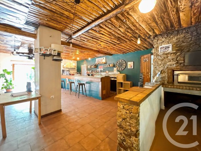 Image No.8-5 Bed House for sale