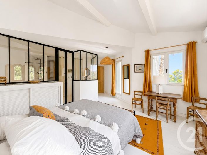 Image No.18-5 Bed House for sale