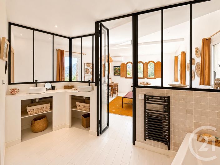 Image No.19-5 Bed House for sale