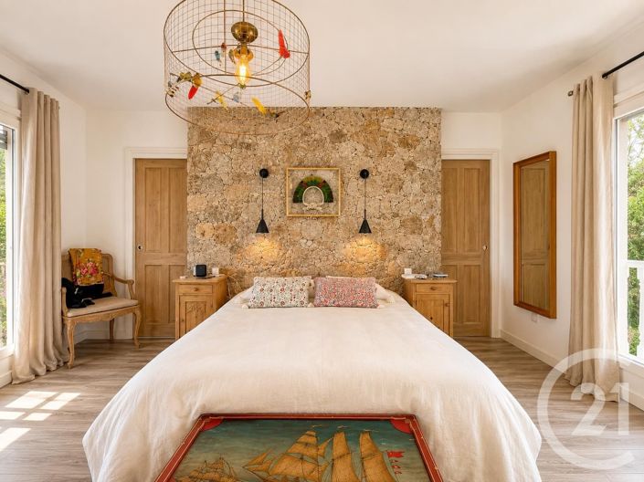 Image No.20-5 Bed House for sale