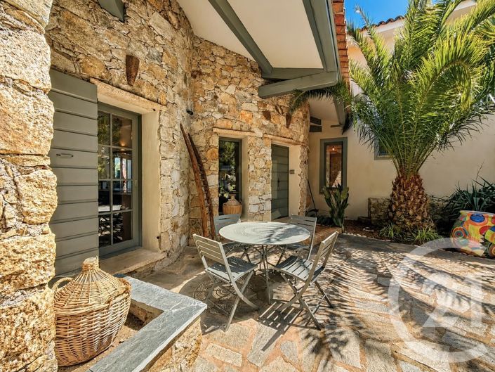 Image No.7-5 Bed House for sale