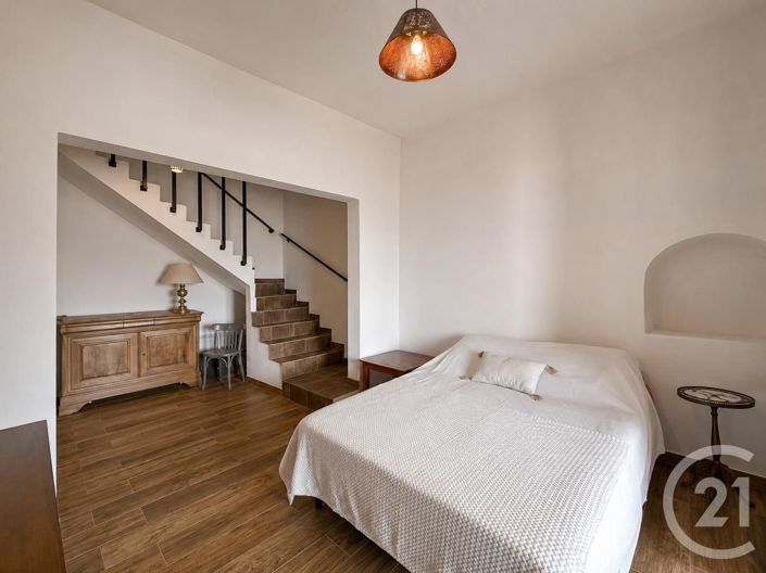 Image No.5-2 Bed House for sale
